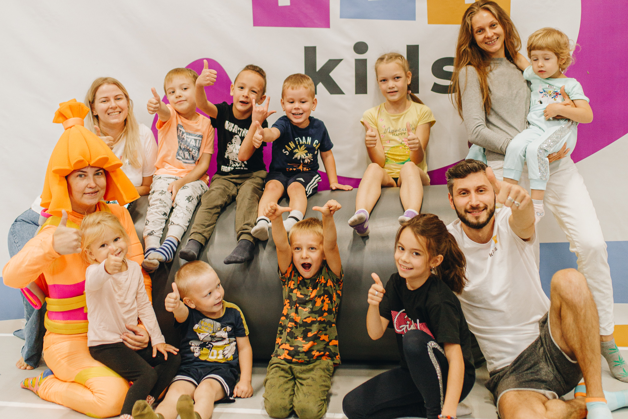 Детский центр FlyKids: почему гимнастика и акробатика полезны